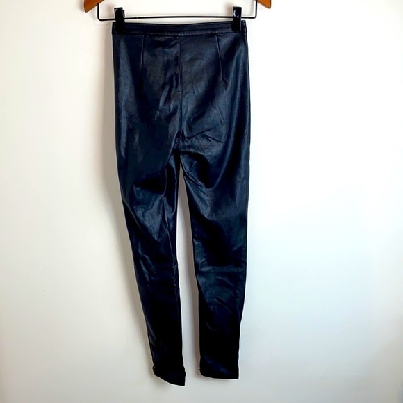 H&M faux leather high waisted skinny pant legging with zip black - Picture 3 of 7